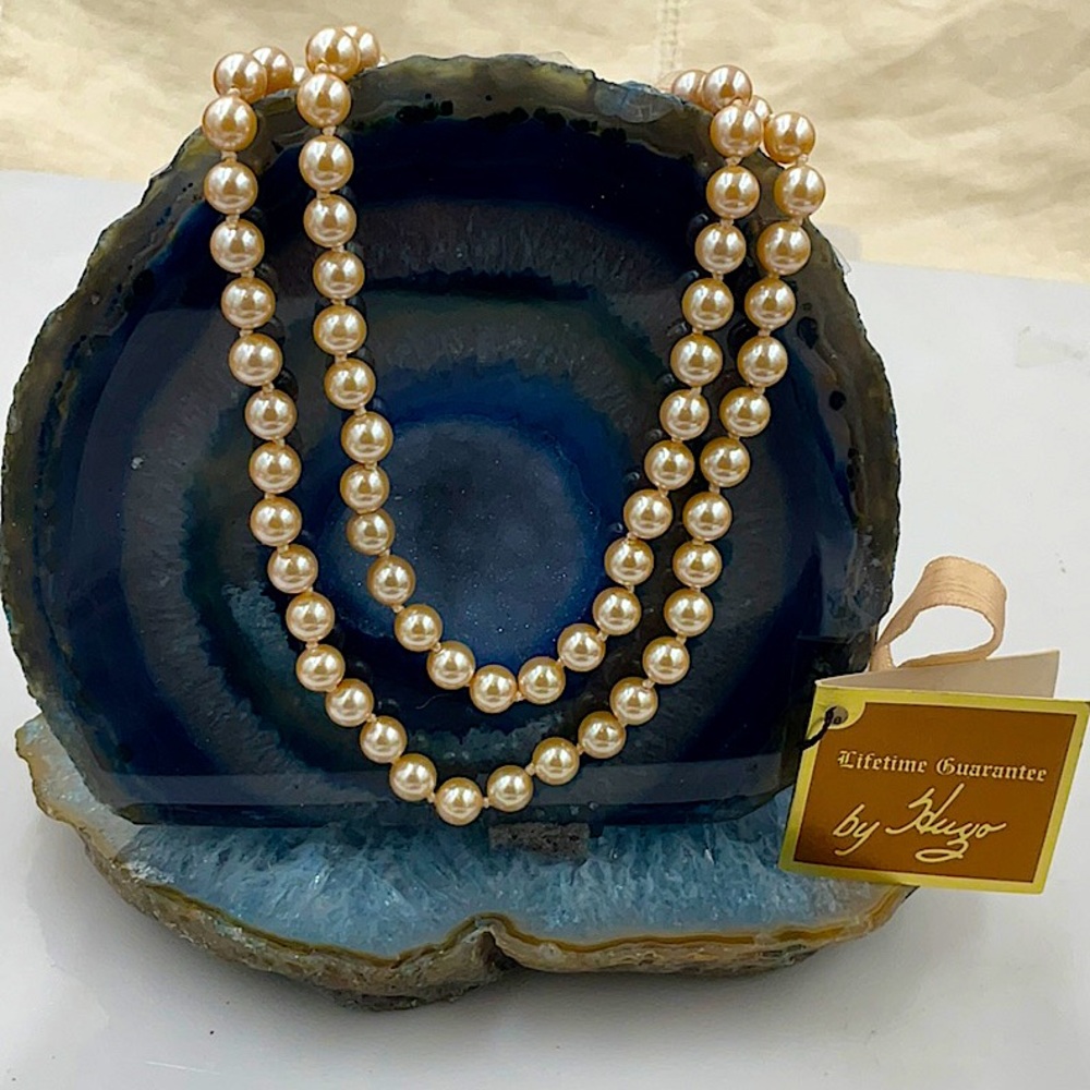 BrandNew Vintage HUGO Elegant30” Gold Pearl Necklace W/Gold Pearl Clasp (1980’s) - Picture 5 of 5